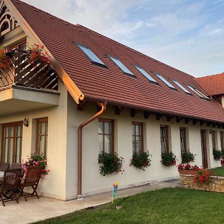 Gardonyi Apartman Apartment Eger Exterior foto